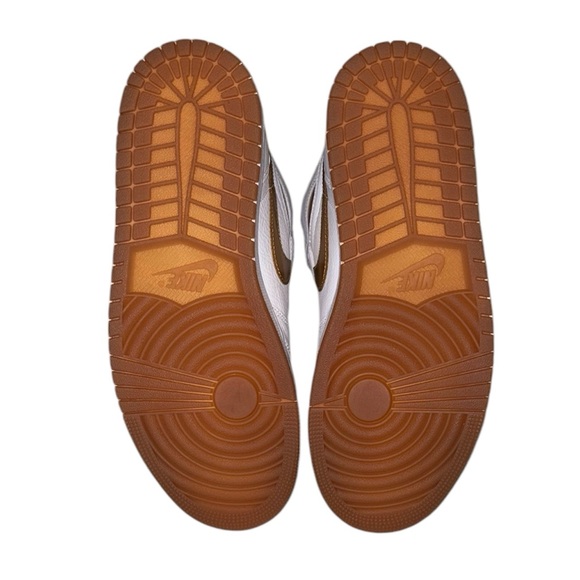 NEW Air Jordan 1 Retro Hi OG Women’s Basketball Sneakers size 10 White and Gold - Picture 10 of 15